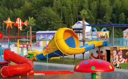 水上游樂設(shè)施小喇叭滑梯